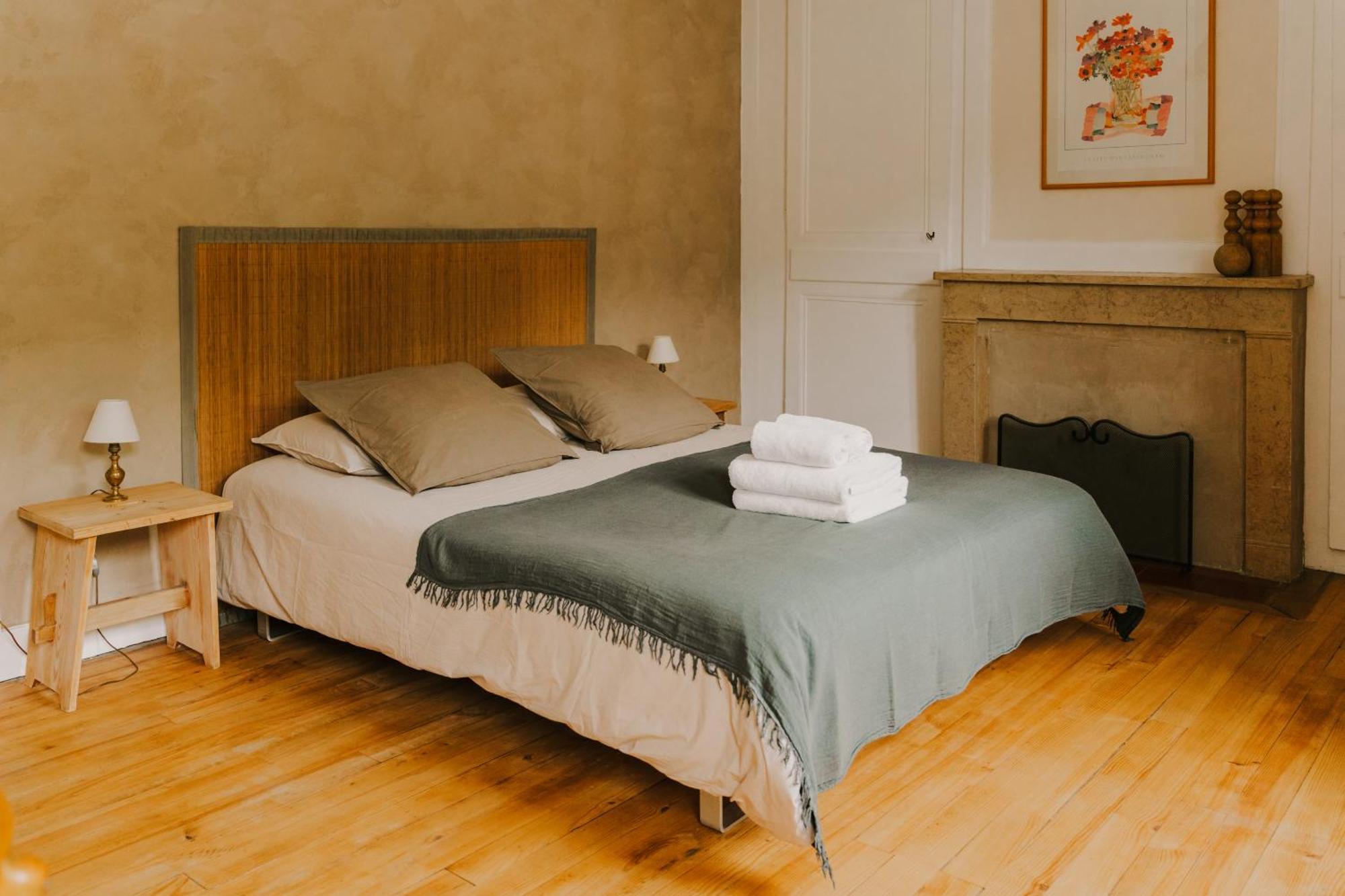 Maison D'Hotes Et Gite De Charme Avec Piscine, La Lhuiseraie Quarto foto