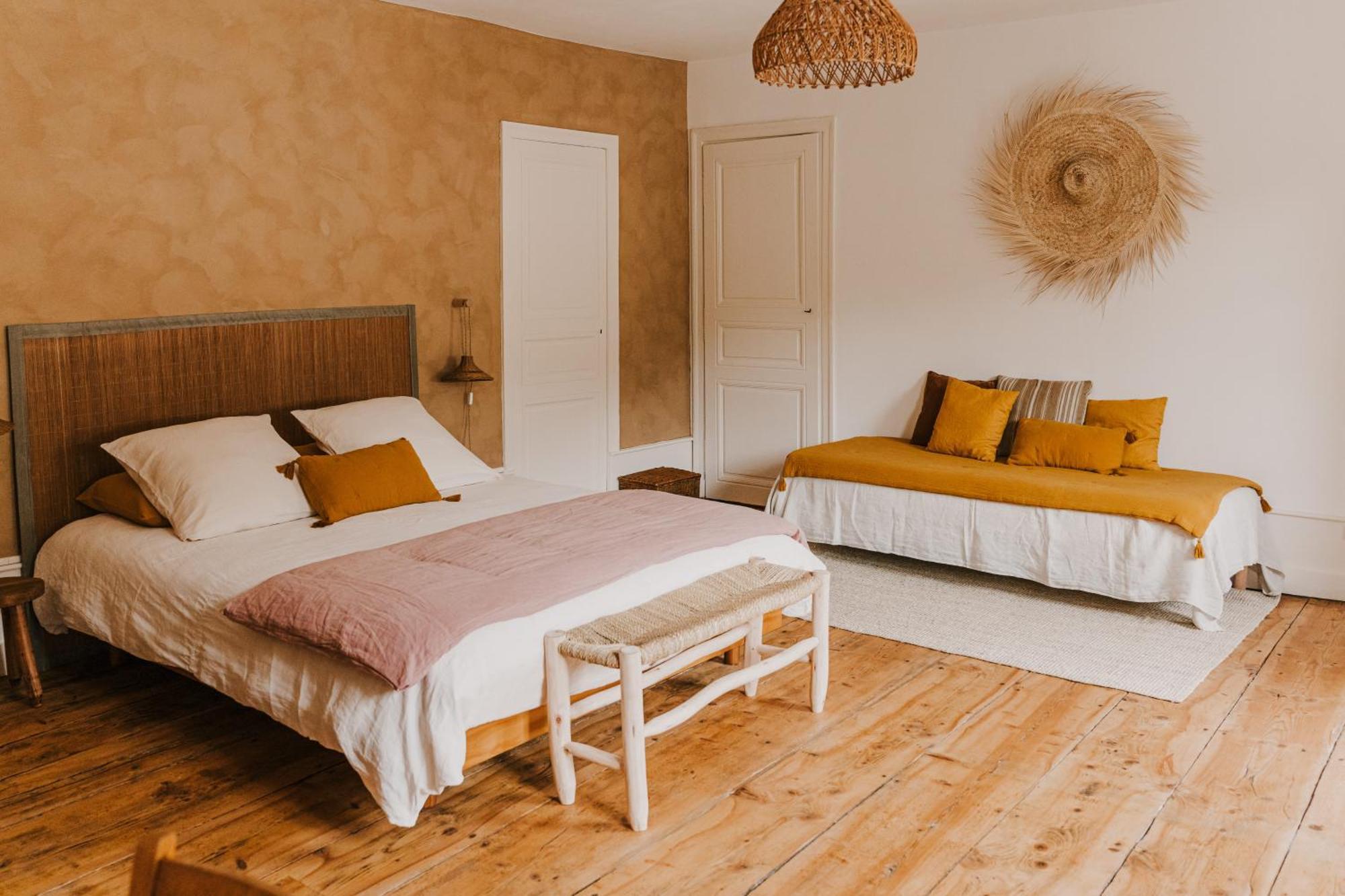 Maison D'Hotes Et Gite De Charme Avec Piscine, La Lhuiseraie Quarto foto